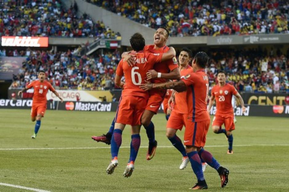 Chile dej&oacute; en el camino a Colombia y jugar&aacute; la final de la Copa Am&eacute;rica Centenario ante Argentina. (Foto: AFP)