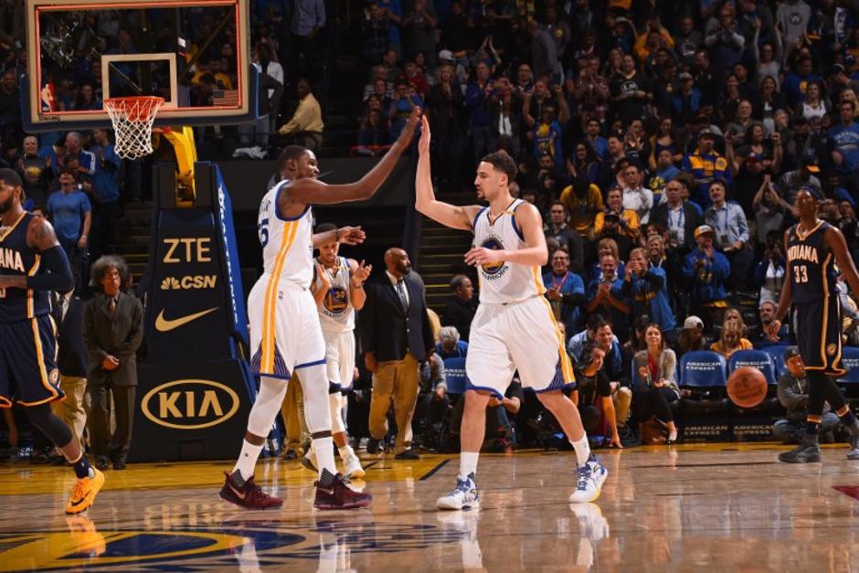 Thompson logr&oacute; un partido hist&oacute;rico y no lo jug&oacute; completo. (Foto: AFP)