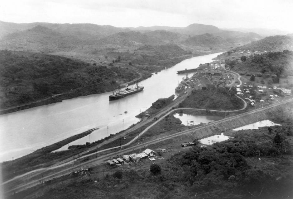 El 15 de agosto de 1914 el Nueva York SS Anc&oacute;n fue el primer barco en cruzar el reci&eacute;n inaugurado Canal de Panam&aacute; (Foto:. AFP/Biblioteca del Congreso de los Estados Unidos)