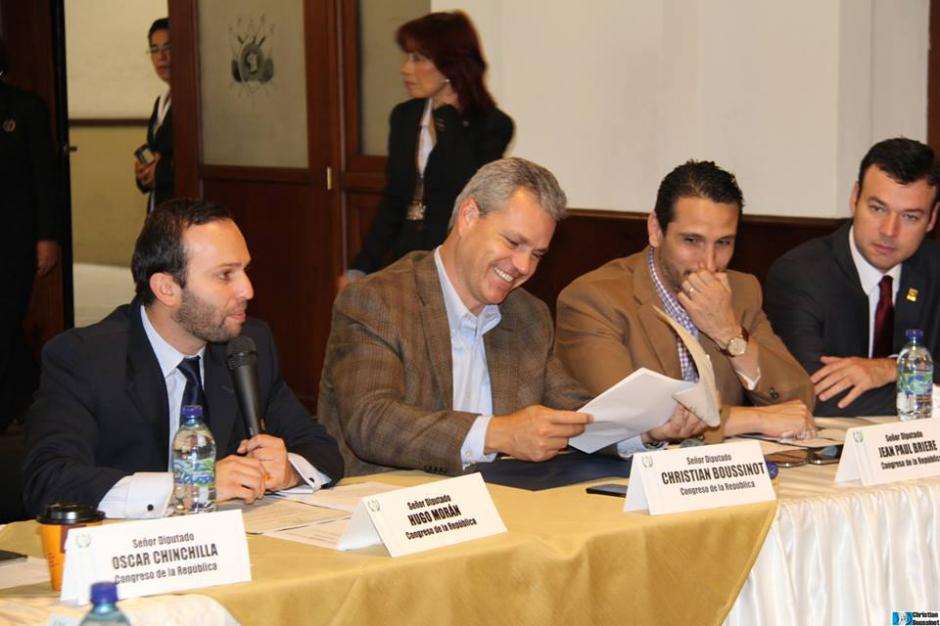 El diputado Christian Boussinot tiene a siete empleados entre su oficina y la Comisi&oacute;n de&nbsp;Asuntos Sobre Discapacidad. (Foto:&nbsp;Christian Boussinot/Facebook)