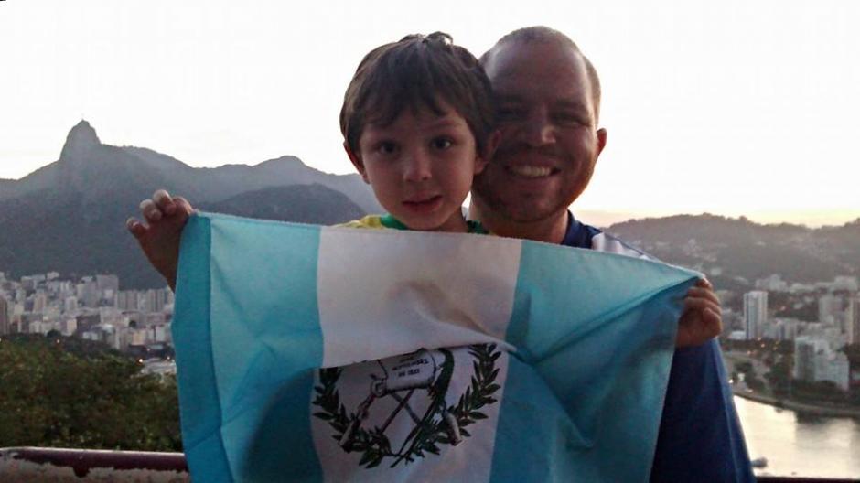 Agust&iacute;n fue a Brasil por un sue&ntilde;o y regres&oacute; con eso y &iexcl;m&aacute;s!. (Foto: Facebook)