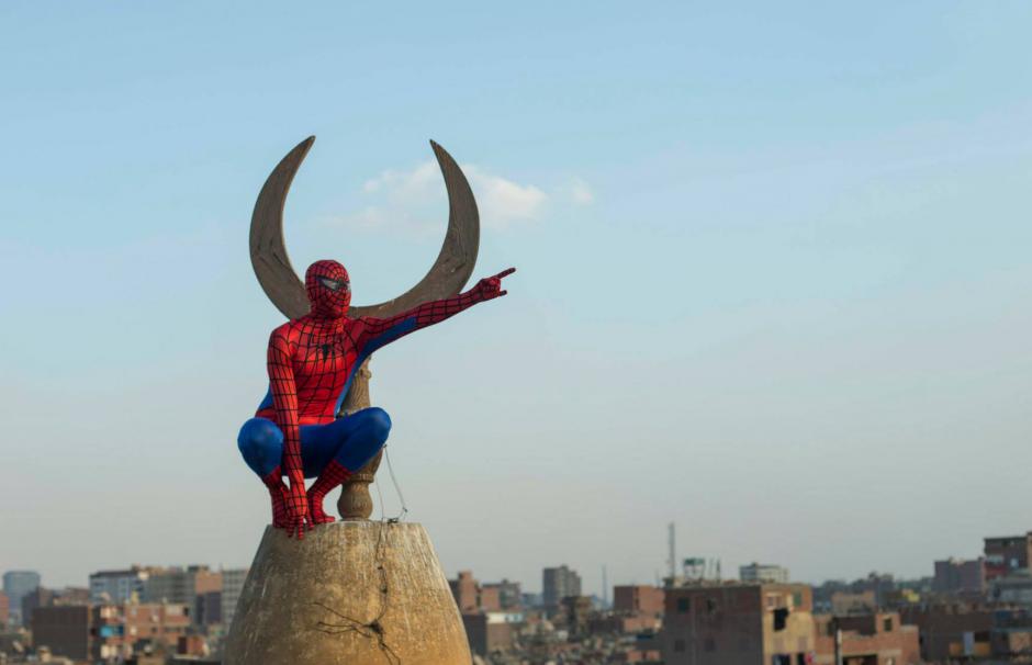 El fot&oacute;grafo de 20 a&ntilde;os, Hossam Atef, realiz&oacute; una serie de fotograf&iacute;as para plasmar la vida de un s&uacute;per h&eacute;roe en el Cairo. (Foto: Antikka Photography)