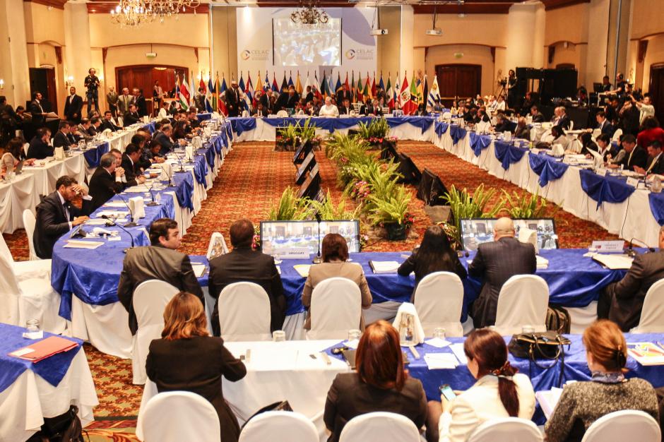 La reuni&oacute;n concentr&oacute; a los 33 pa&iacute;ses miembro del bloque. (Foto: EFE)