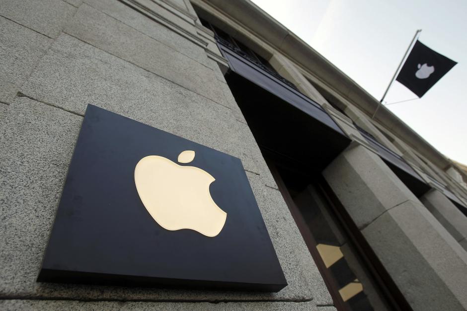 Aspecto de la fachada de una tienda de Apple. (Foto: EFE/Archivo)