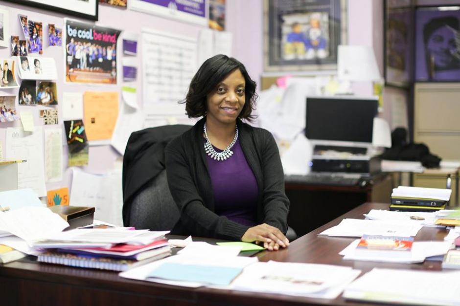 La profesora de raíces guatemaltecas, Nadia López, brilla en Nueva York por ayudar a la comunidad. (Foto: Humans of New York)