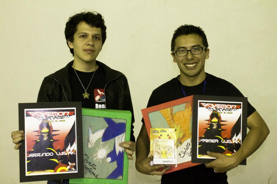 Pablo Godoy, a la derecha, es un jugador Pok&eacute;mon reconocido por The Pok&eacute;mon Company. (Foto: Pablo Godoy)