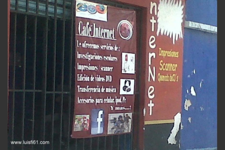 Este caf&eacute; internet ofrece impunemente "investigaciones escolares" como si se tratara de fotocopias. (Foto: luisfi61.com)
