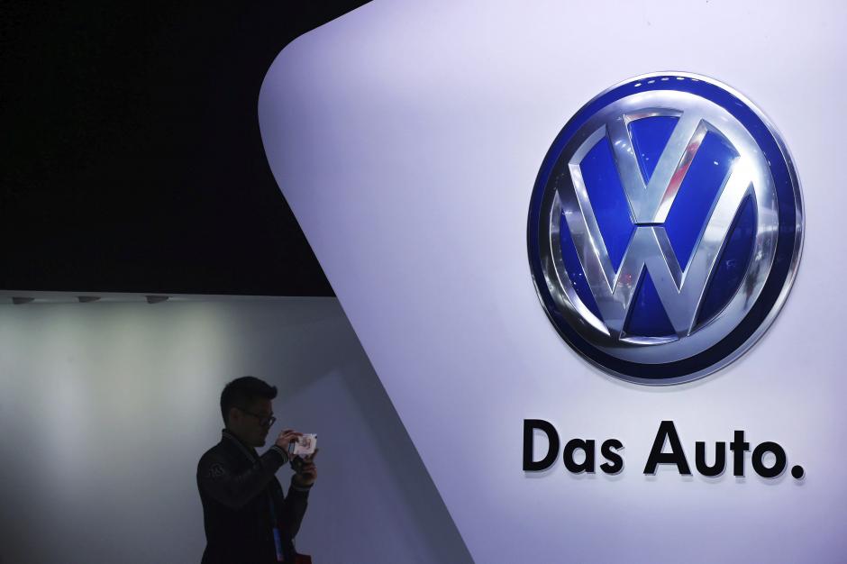 Las acciones burs&aacute;tiles de la compa&ntilde;&iacute;a cayeron despu&eacute;s de que se destapara la manipulaci&oacute;n del sistema de emisiones de CO2 en 11 millones de autom&oacute;viles. (Foto: EFE)