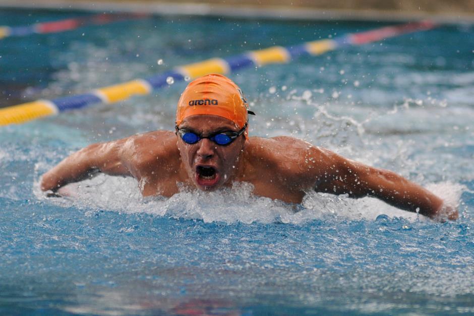 Luis Carlos Mart&iacute;nez es el &uacute;nico nadador guatemalteco en clasificar a Juegos Ol&iacute;mpicos con marca de acceso A. (Foto: Archivo)