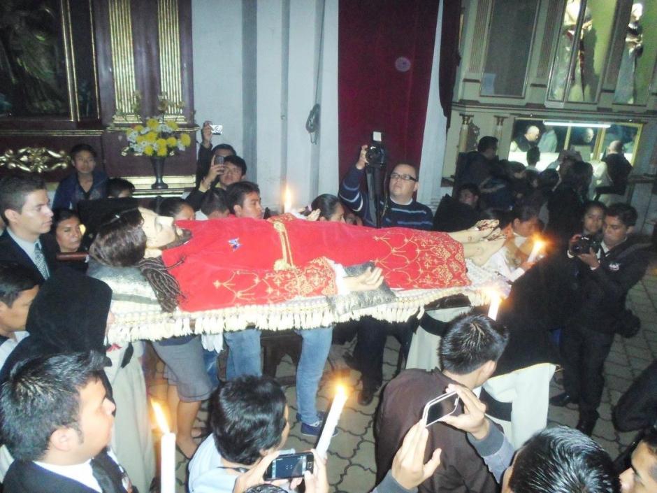 La consagrada imagen de Jes&uacute;s Sepultado de Ciudad Vieja durante una de las celebraciones en el templo local. (Foto: Facebook)