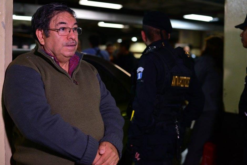 Edwin Rodas, exministro de Energ&iacute;a y Minas fue trasladado a la torre de Tribunales para resolver su situaci&oacute;n jur&iacute;dica. (Foto: Wilder L&oacute;pez/Soy502)