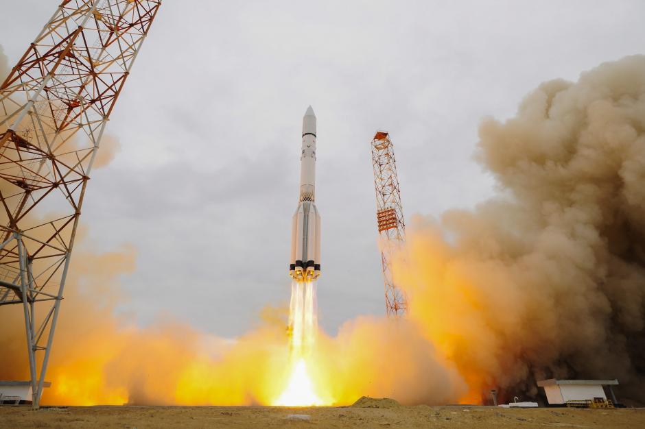 Fotograf&iacute;a facilitada por la Agencia Espacial Europea (ESA) que muestra al cohete Prot&oacute;n-M de la misi&oacute;n ExoMars 2016, la primera de un programa conjunto de la Agencia Espacial Europea (ESA) y la rusa Roscosmos para explorar el plantea rojo, mientras despega con &eacute;xito desde el cosm&oacute;dromo ruso de Baikonur (Kazajist&aacute;n). (Foto: EFE)