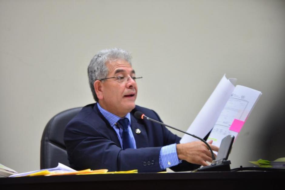 El juez Miguel &Aacute;ngel G&aacute;lvez justific&oacute; durante dos horas su resoluci&oacute;n, de dejar ligada a proceso a Baldetti. (Foto: Jes&uacute;s Alfonso/Soy502)