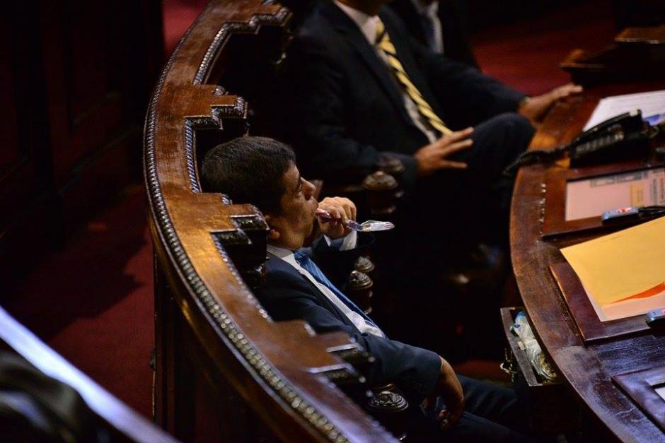 Retirarle la inmunidad a Otto P&eacute;rez es o era como quitarle un dulce a un beb&eacute;, pero en el Congreso esto parece una misi&oacute;n imposible de realizar, pues de nueva cuenta, Lider y PP, bloquearon la agenda legislativa. (Foto: Wilder L&oacute;pez/Soy502)