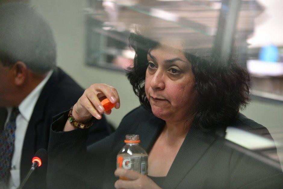 La jueza Jisela Reinoso rinde su primera declaración en el juzgado undécimo, donde le indicarán si quedará ligada a proceso y si sería enviada a prisión preventiva. (Foto: Wilder López/Soy502)