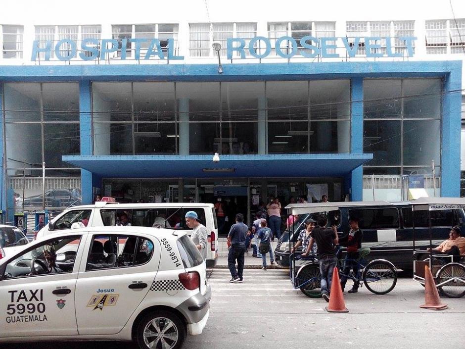 La consulta externa del Hospital Roosevelt permanece cerrada por falta de insumos desde hace varios días. (Foto: Alejandro Balán/Soy502)