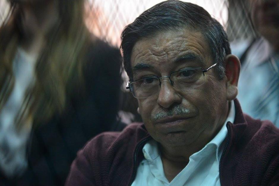 El exviceministro de Energía y Minas, Edwin Rodas, fue dejado en libertad condicional. El exfuncionario es acusado de cometer asociación ilícita. (Foto: Wilder López/Soy502)