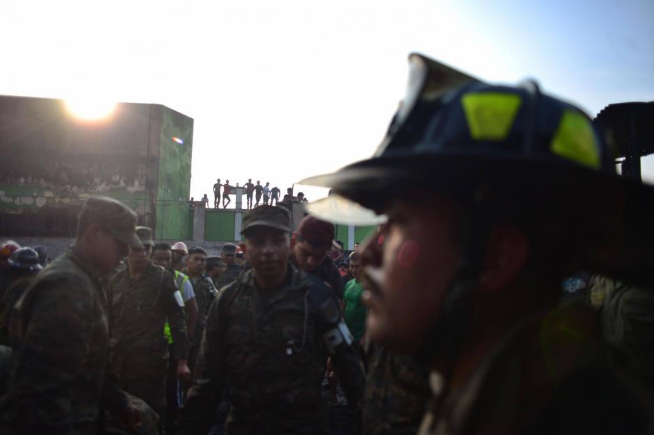 Un fuerte incendio afectó un área de La Terminal. (Foto: Jesús Alfonso/Soy502)