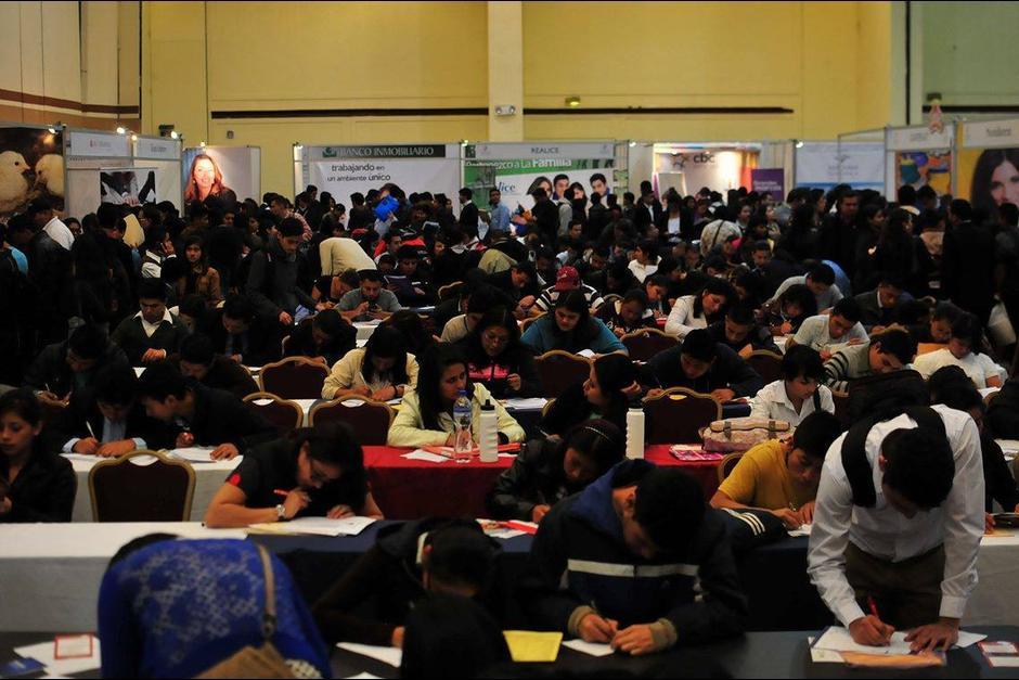 La segunda feria anual del empleo de Amcham espera una gran cantidad de aspirantes a diversos puestos laborales. (Foto: Archivo/Soy502)