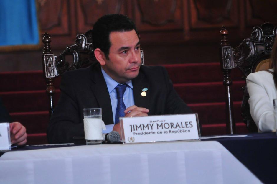 JImmy Morales ofreció una conferencia en la que tenía una grabación de Emisoras Unidas preparada ante las preguntas. (Foto: Alejandro Balan/Soy502)
