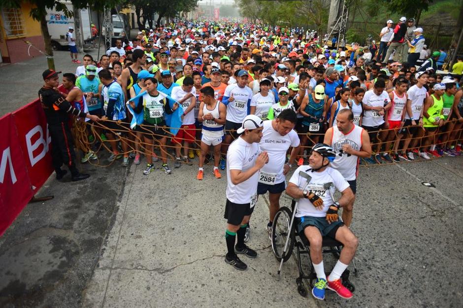 Desde las 7 de la ma&ntilde;ana de este domingo 31 de enero; miles de corredores inundaron algunas arterias principales de la ciudad de Guatemala. (Foto: Jes&uacute;s Alfonso/Soy502)