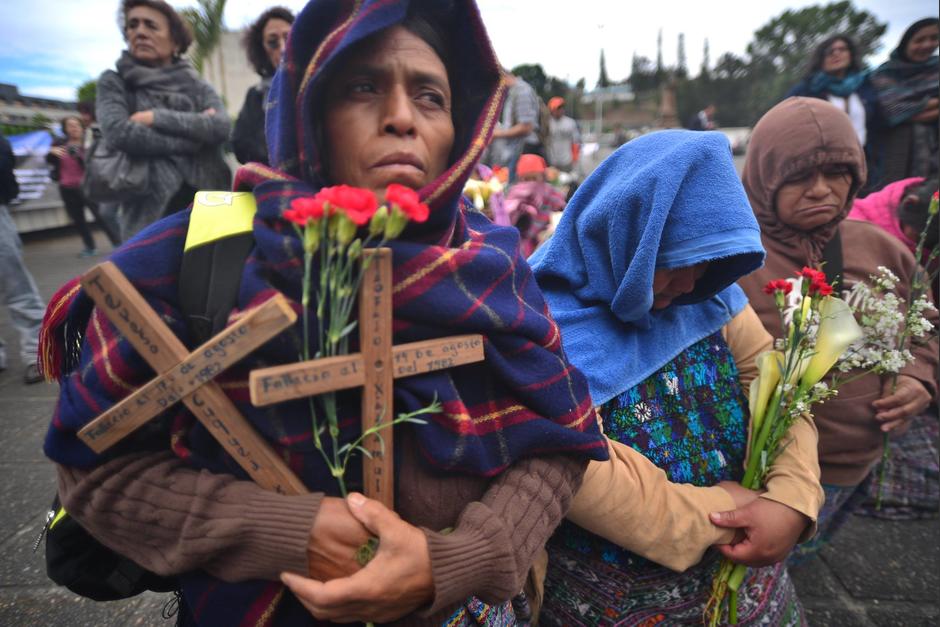 Realizan representaci&oacute;n e invocaci&oacute;n maya frente a edificio de la Corte Suprema de Justicia. (Foto: Wilder L&oacute;pez/Soy502)