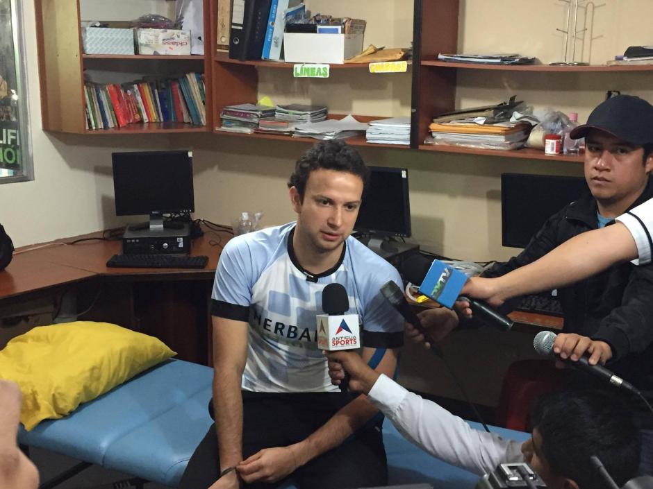 Kevin Cord&oacute;n no jug&oacute; la final del Torneo Herbalife, debido a una peque&ntilde;a molestia en el codo. (Foto: Pedro Pablo Mijangos/Soy502)