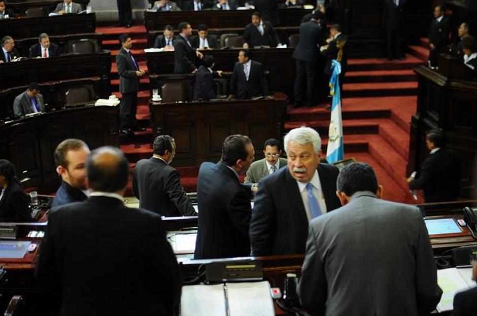 Los diputados avalaron que los familiares sigan copando los listados de candidatos y no restringieron las reelecciones de los secretarios generales de los partidos políticos. (Foto: Alejandro Balán/Soy502)