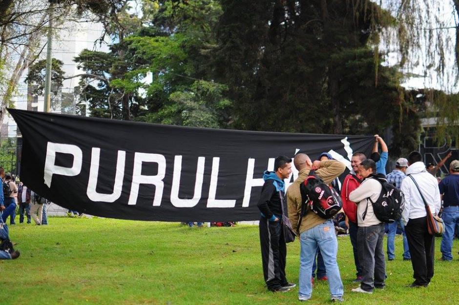 Maestros de distintos departamentos del pa&iacute;s participan en manifestaci&oacute;n. (Foto: Alejandro Bal&aacute;n/Soy502)