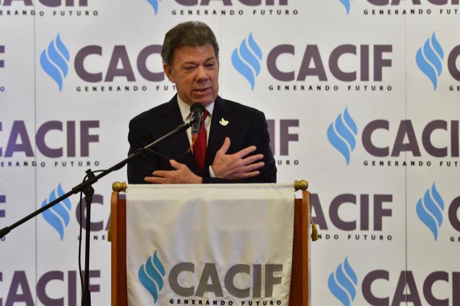 Durante su discurso el mandatario Santos alent&oacute; a los empresarios guatemaltecos para que tengan fe en que habr&aacute;n cambios. (Foto: Jes&uacute;s Alfonso/Soy502)