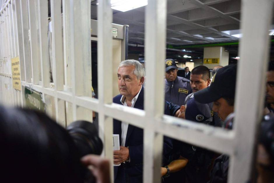  El expresidente Otto P&eacute;rez Molina a su llegada a la Torre de Tribunales por el caso TCQ.  (Foto: Jes&uacute;s Alfonso/Soy502)