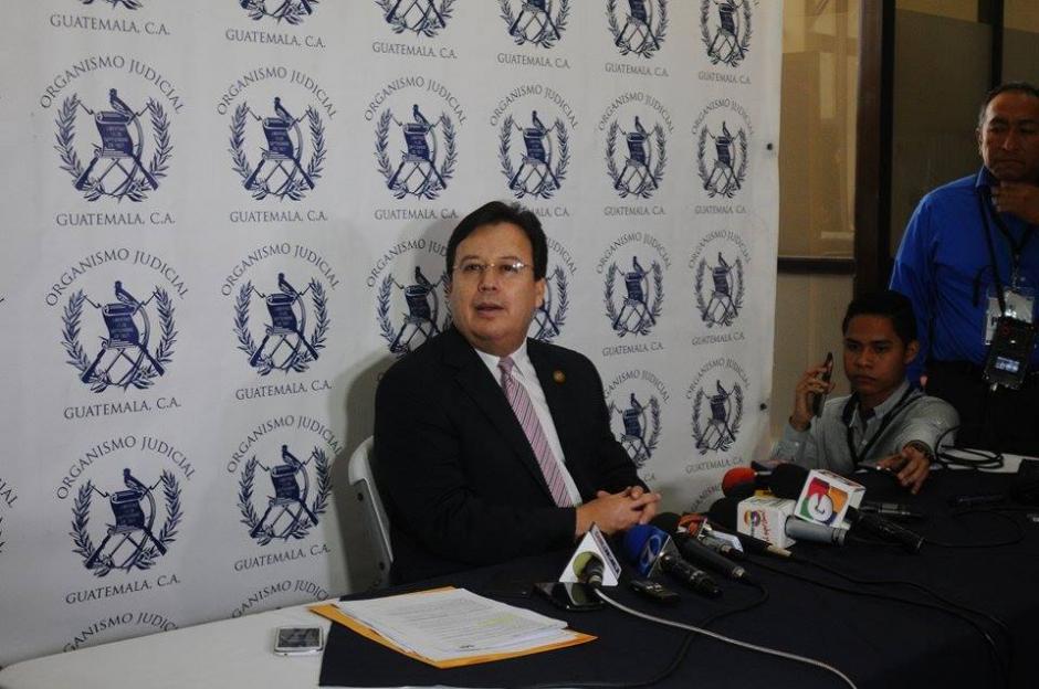 El magistado Vladimir Aguilar renunci&oacute; a su cargo y deber&aacute; esperar que el Congreso acepte su decisi&oacute;n. (Foto: Alejandro Bal&aacute;n/Soy502)