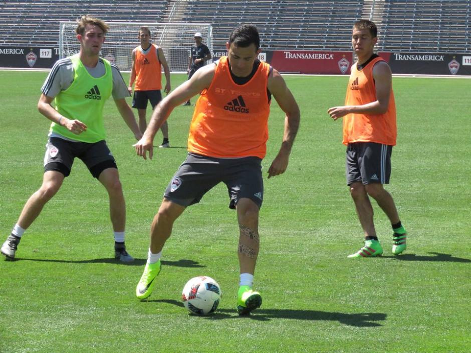 Marco Pappa ya hace f&uacute;tbol con sus compa&ntilde;eros. (Foto: Colorado Rapids)