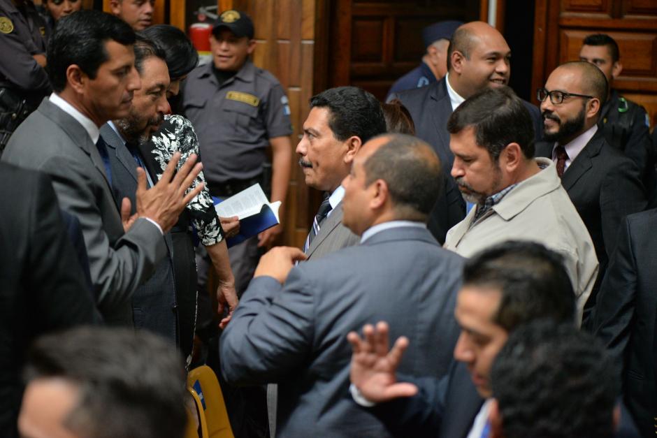 Exfuncionarios del gobierno de Otto P&eacute;rez Molina se reunieron en la Sala de Vistas de la CSJ. (Foto: Wilder L&oacute;pez/Soy502)
