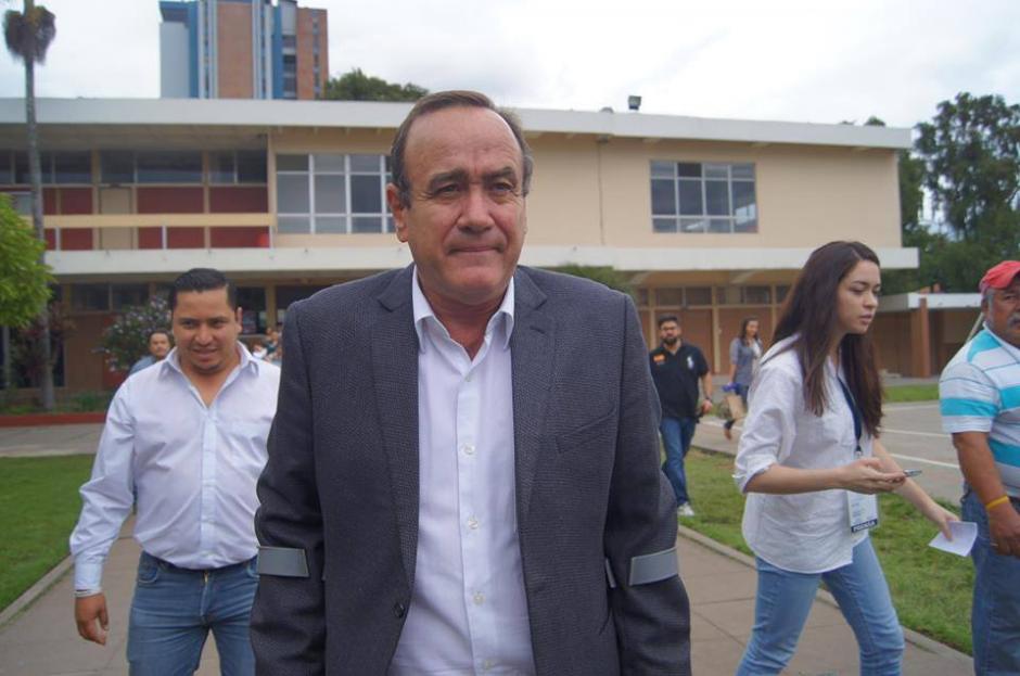 Alejandro Giammattei asegura que no se cree los mensajes del Gobierno y que existen intereses pol&iacute;ticos tras el mot&iacute;n. (Foto: Archivo/Soy502)