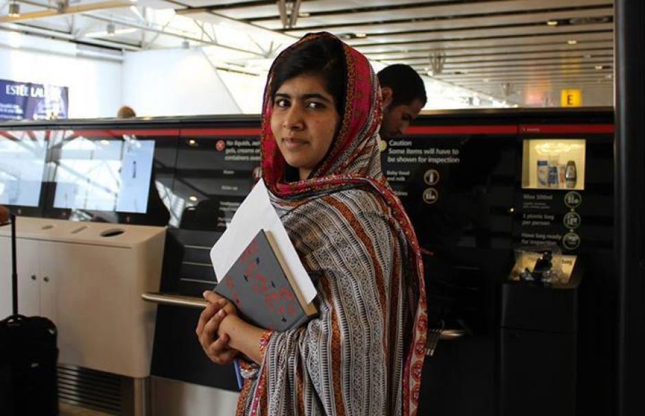 Malala dice que los talibanes son terroristas que quieren imponer sus leyes a trav&eacute;s de las armas en nombre del Islam, pero el verdadero Islam es una religi&oacute;n de respeto, tolerancia y paz.&nbsp;