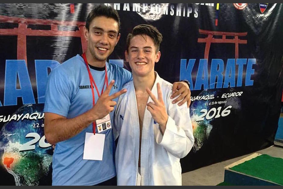 Cristian Wever y su sensei Guido Abdalla Ort&iacute;z, tras ganar en el Panamericano. (Foto: Christian Wever)
