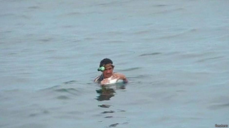 El pescador colombiano sobrevivi&oacute; dos d&iacute;as aferrado a un pedazo de refrigeradora. (Foto: BBC)
