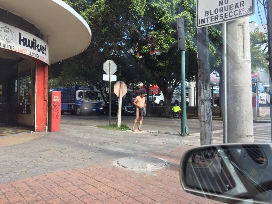 El hombre fue captado en la zona 9. (Foto: Luis Assardo/Amilcar Montejo)