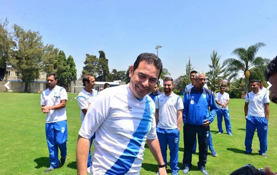 El Presidente anim&oacute; a los jugadores de la Selecci&oacute;n antes de viajar a Trinidad y Tobago. (Foto: Archivo/Soy502)