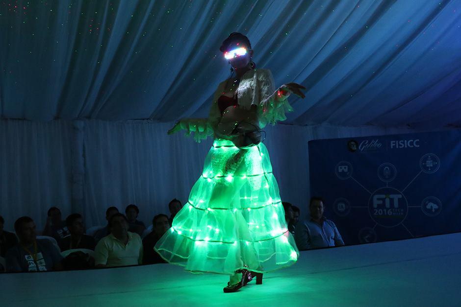 Las prendas combinan estilo y resaltan con sus juegos de luces. (Foto: Alejandro Bal&aacute;n/Soy502)