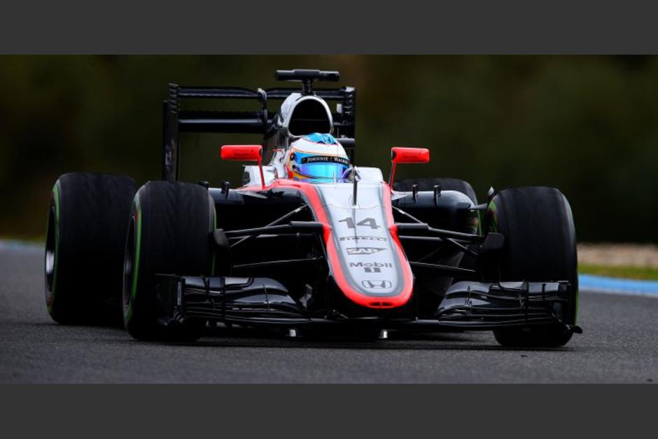 Alonso no tuvo un buen d&iacute;a con su automovil en la pr&aacute;ctica de hoy. &nbsp;(Foto: EFE)
