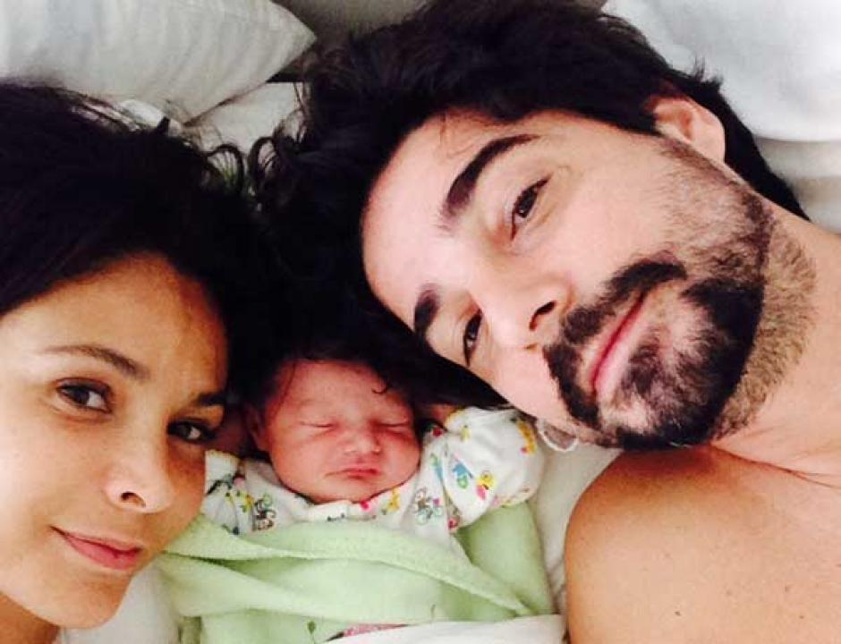 Jorge Monje y Lorena Rojas junto a su hija Lucianna. (Foto: zocalo.com.mx)