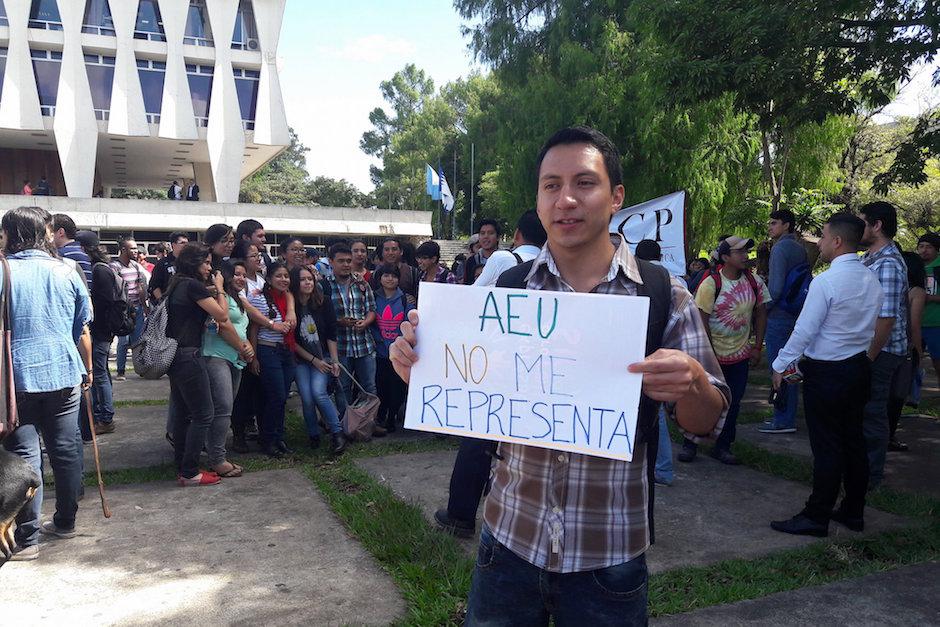 Dicen que las autoridades actuales de la AEU no los representan. (Foto: Javier Lainfiesta/Soy502) 