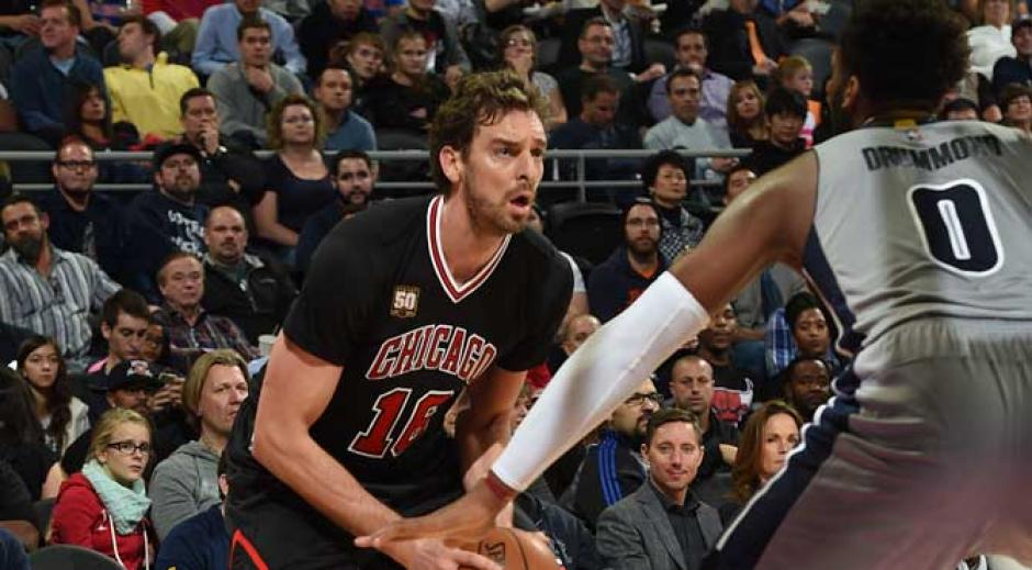 Los Bulls no pudieron contra los Pistons de Detroit, Pau Gassol se qued&oacute; corto ante Andre Drummond. (Foto: Marca)