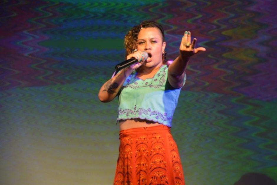 La rapera y poeta guatemalteca Rebeca Lane es un concierto. (Foto: El Mundo) 