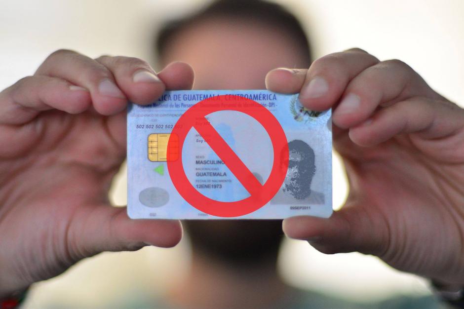 En los &uacute;ltimos meses, Renap ha generado graves problemas a las personas que est&aacute;n esperando recibir su DPI. (Foto: Jes&uacute;s Alfonso/Soy502; Edici&oacute;n: Javier Marroqu&iacute;n/Soy502)