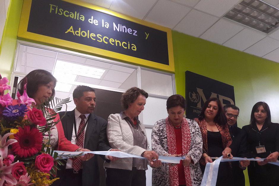 La Fiscal&iacute;a de la ni&ntilde;ez y adolescencia fue inaugurada por Thelma Aldana.  (Foto: Javier Lainfiesta/Soy502) 
