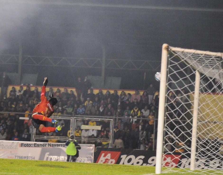 Con este golazo Marquense venci&oacute; 2-1 a Municipal. (Foto: Esner Navarro)