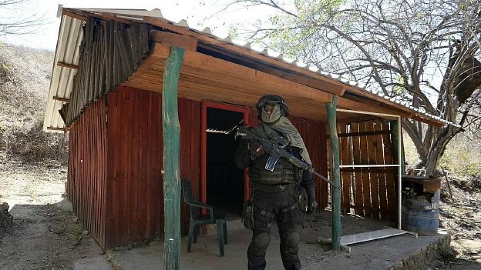 La guarida del "Chapo" Guzm&aacute;n que se ubica en medio de la nada en la sierra mexicana, ten&iacute;a energ&iacute;a solar e internet.